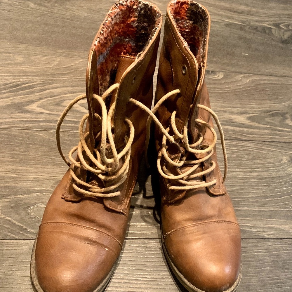 Smooth Leather 8-eye Boots